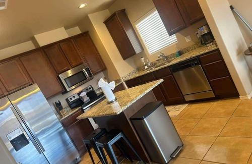Alamogordo House | The Arroyo Summary: W