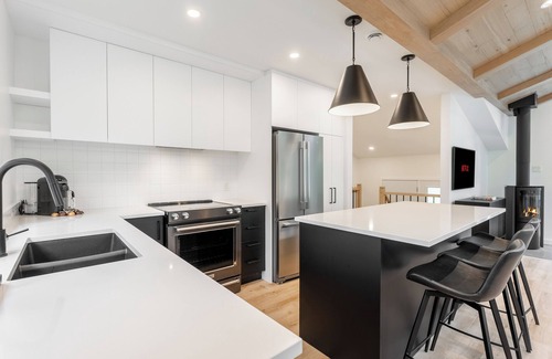 Saint Come Ski Chalet | The Årstid | Spa | BBQ | Patio | TV | WIFI | AC