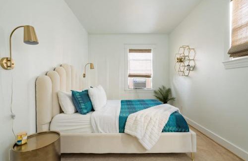 Mississippi District Apartment | The Art Deco Lounge - 95 WalkScore - Live Music