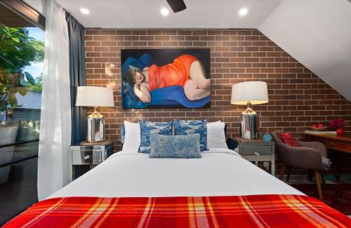 Petersham House | The Art Haus - Retro-Chic Hideaway near Local Gems