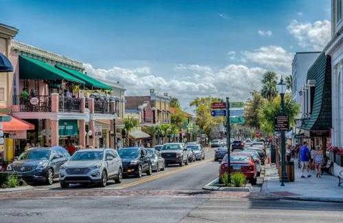 Mount Dora House | The Art House unique Mount Dora Getaway