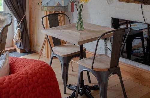 Wymondham Apartment | The Art Studio Unique Accommodation near Wymondham