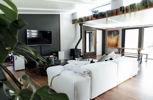 Woodlands House | The Artemis Cottage