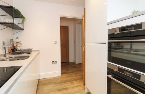 Newland Near Ulverston Cottage | THE ARTHUR SUITE STONE CROSS MANSION, family friendly in Ulverston