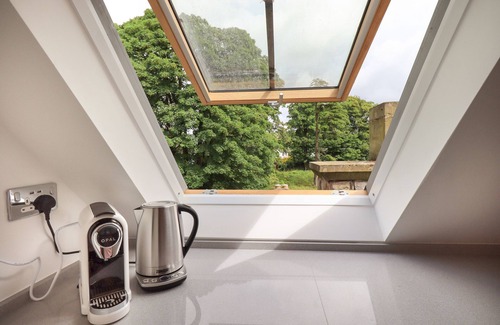 Newland Near Ulverston Cottage | THE ARTHUR SUITE STONE CROSS MANSION, family friendly in Ulverston