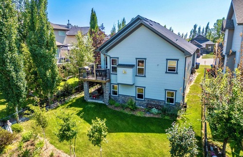 Okotoks Apartment | The Artisan Golf Course PrivateEntry SmartTV