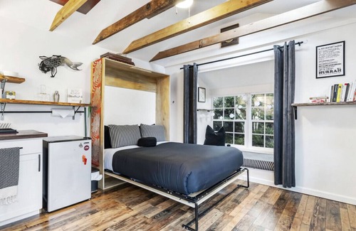 Woodstock Apartment | The Artist`s Garden - Tiny Studio Cottage