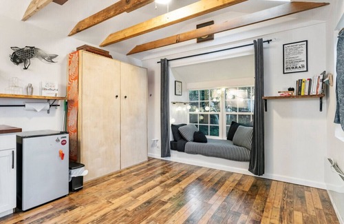 Woodstock Apartment | The Artist`s Garden - Tiny Studio Cottage