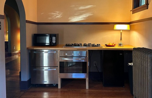 Fairfield Apartment | The Artist's Sweet Spot