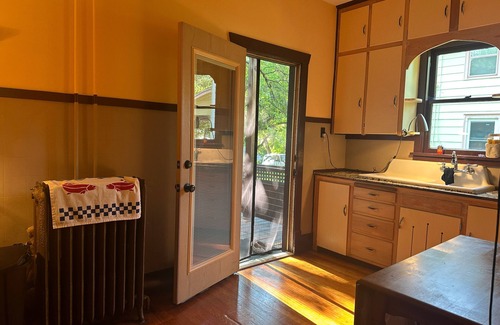 Fairfield Apartment | The Artist's Sweet Spot