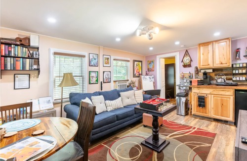 Scotrun House | The Artist Studio Loft Inc