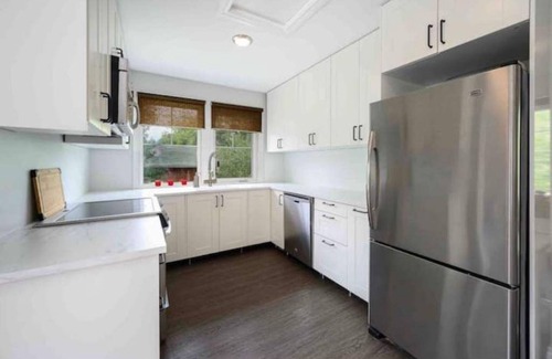 Okotoks Apartment | The Artist’s Retreat