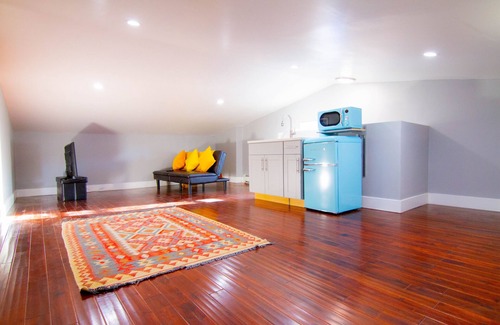 East New York Apartment | The Artsy Attic - Beautiful and Spacious