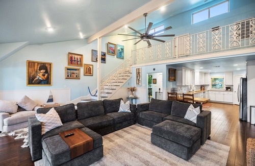 Point Venture House | The Ascent - Lakefront Private Doc Sleeps 10