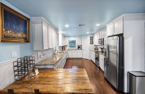 Point Venture House | The Ascent - Lakefront Private Doc Sleeps 10