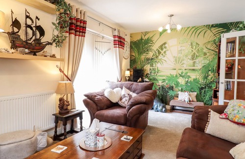 Raunds Cottage | THE ASH, family friendly, character holiday cottage in Raunds