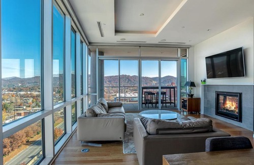 Downtown Asheville House | The Asheville Club at 151