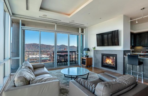 Downtown Asheville House | The Asheville Club at 151