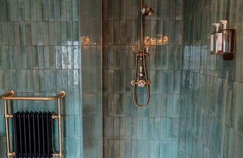 Ashford-in-the-Water Hotel | The Ashford Arms