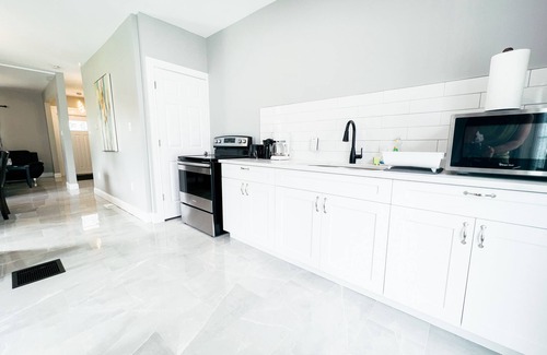 Niagara Falls House | The Ashland Manor