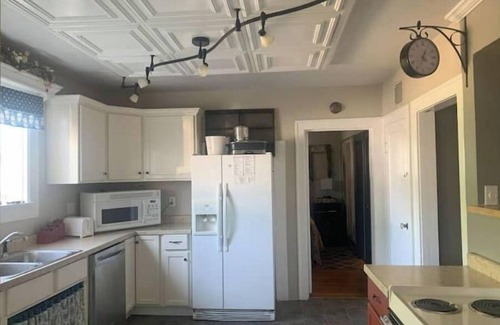Ashley House | The Ashley Home