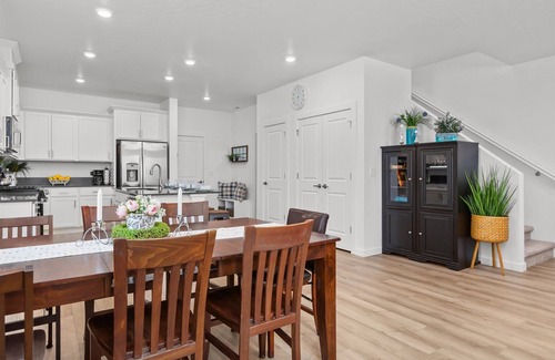 Eagle House | The "Ashtyn" New 4-bdrm townhome in Eagle w/Pool, WiFi, A/C and 2 car Garage!