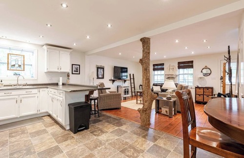 Crystal Beach Cottage | The Ashwood Beach Retreat