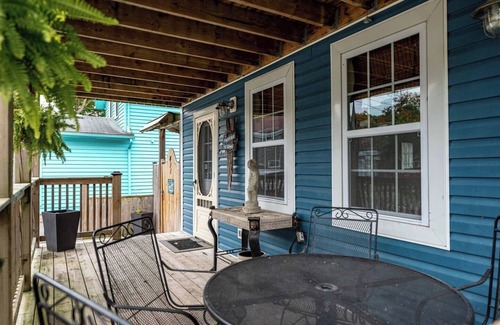 Crystal Beach Cottage | The Ashwood Beach Retreat