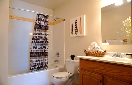 West Yellowstone Condo | The Aspen - Comfortable Family Condo, just two minutes to Yellowstone
