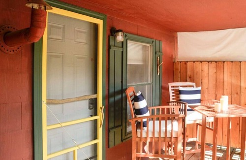 Drake House | The Aspen Glen Suite (Unit 2) at Field Guide Rocky Mountain