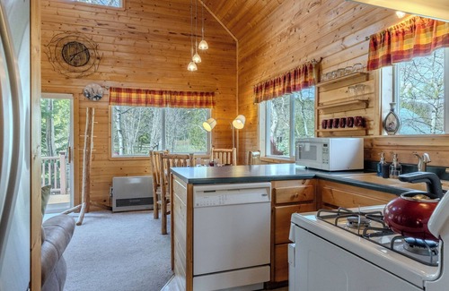 Lazy Acres House | The Aspen House - Roam Property Management