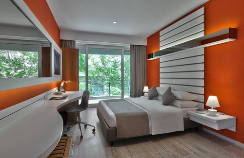 DLF Phase 1 Hotel | The Atara Near Golf Course Road