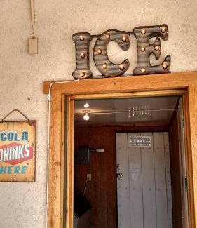 Monticello Hotel | The Atomic Blue Motor-Inn