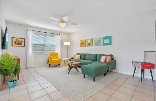 Coquina Gables Apartment | The Atomic Burst 50s Mid Century Apt in the Heart of St Aug Beach Steps to Sand Bites and Drinks