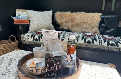 Perryville Hotel | The Atrium A Boutique Hotel Suite 12