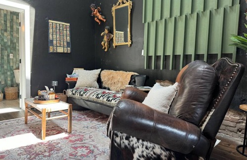 Perryville Hotel | The Atrium A Boutique Hotel Suite 12