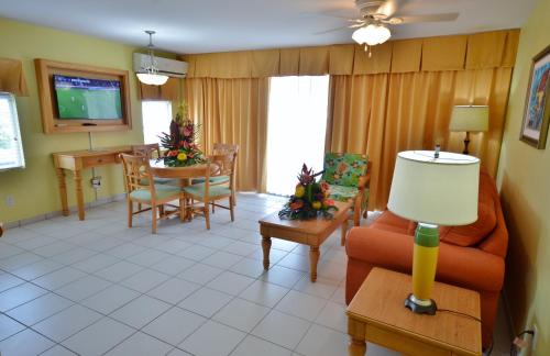 Simpson Bay Hotel | The Atrium Beach Resort and Spa, an Ascend Collection Resort