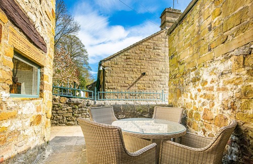 Bakewell Cottage | THE AUBREY, pet friendly, character holiday cottage in Bakewell