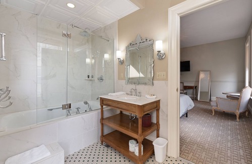 Mayville Hotel | The Audubon Hotel and Event Venue