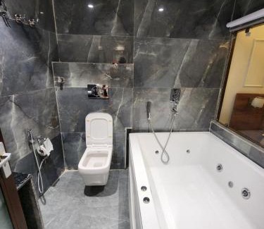 Delhi Hotel | The Aura Hotel & Banquet