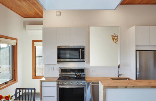 Grand Marais House | The Aurora- Award Winning- Sauna available