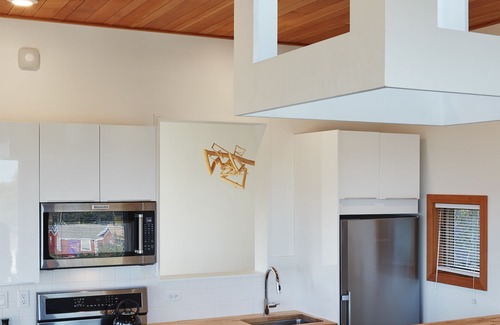 Grand Marais House | The Aurora- Award Winning- Sauna available