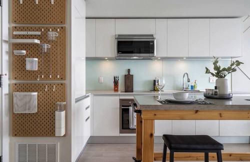 Victoria Park Apartment | The Aurora - Elegant Unit w/Panoramic City Views!