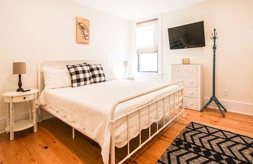 Village Green House | The Avalon House at 1306 Texas Ave