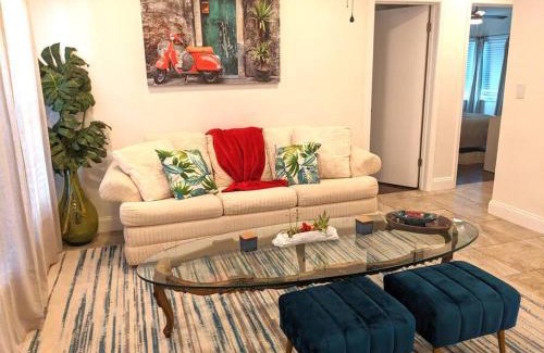 North Andrews Gardens House | The Ave House- Private Oasis Retreat W/heated Pool