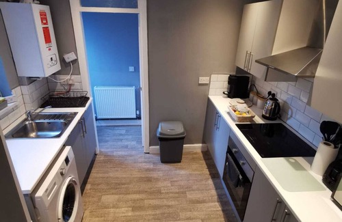 Uplands House | The Avenue - Family Home By Swansea Beach