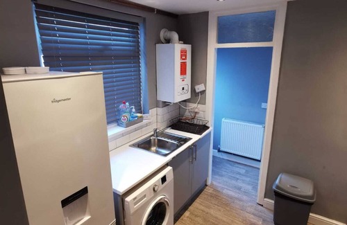 Uplands House | The Avenue - Family Home By Swansea Beach