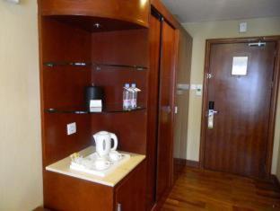 Naga Hotel | The Avenue Plaza Hotel