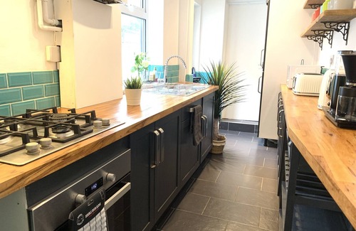 Welford House | The Avenue Townhouse - Entire Villa - Parking