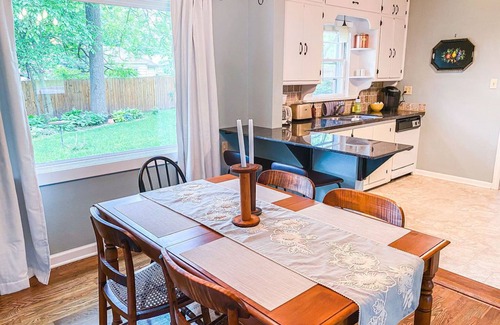 Springfield House | The Aviary Cottage: Bunkbed, Near Playground, Swing, Full Fence, Central to all